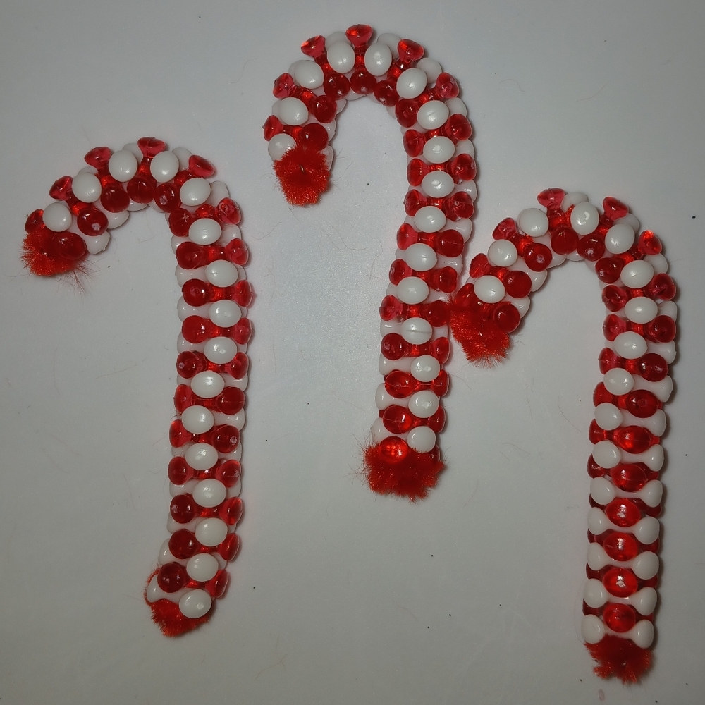 NWT Handcrated Red and White Beaded Candy Cane Ornaments. Set of 3. - Picture 5 of 5
